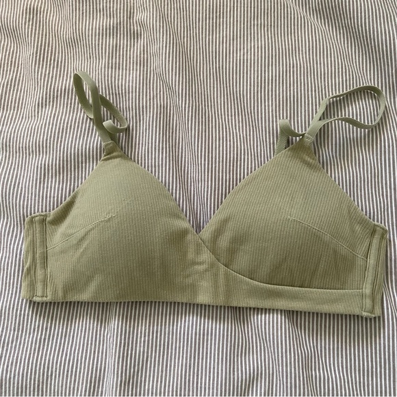 Bralette - 4 Bundle Size S / 34-36 A/B - Picture 2 of 9